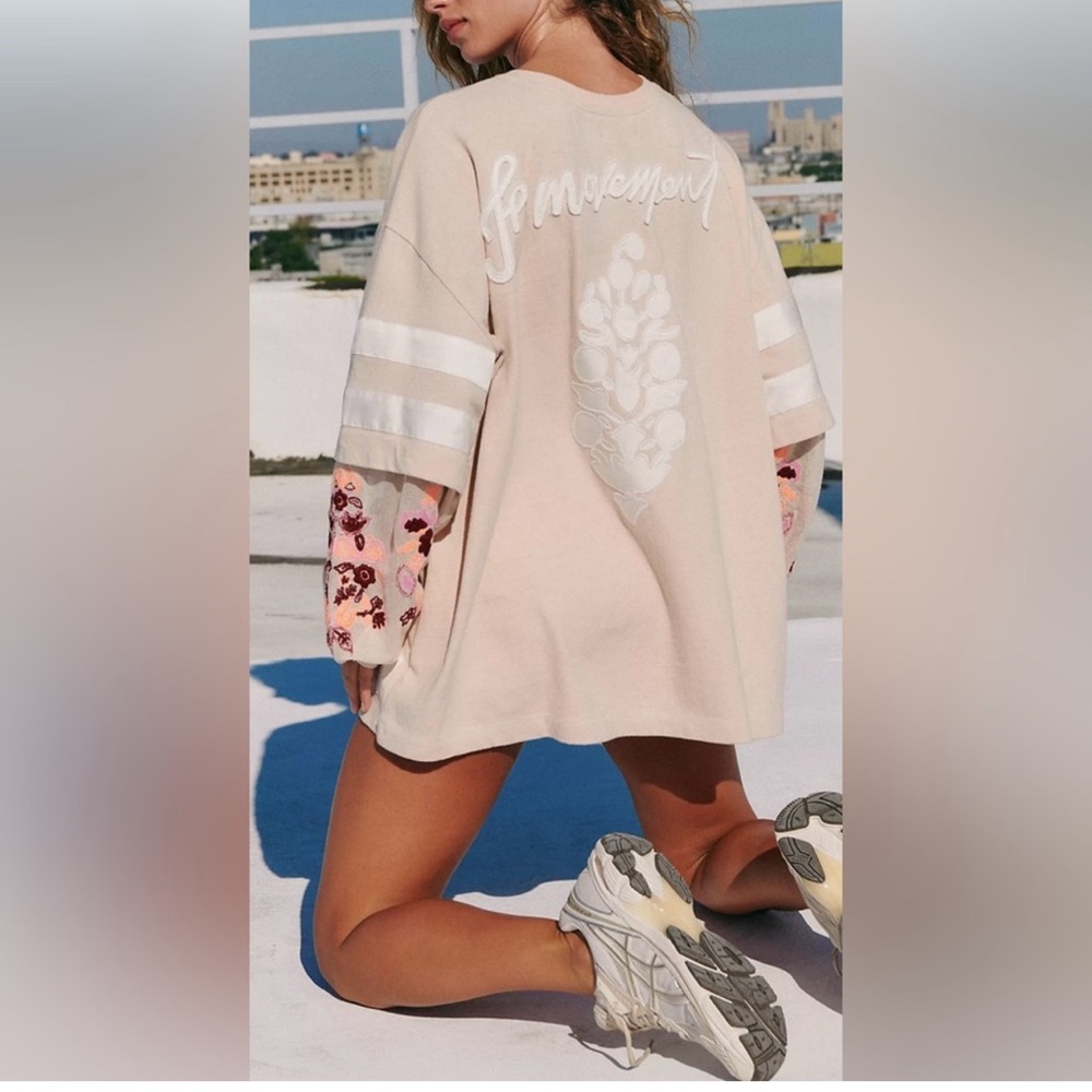 Free People Movement On The Fly Layer. Size Small!!! NWT!!!